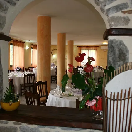 Nido Delle Rondini Ristorante Pizzeria 3* Fallo