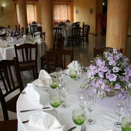 Nido Delle Rondini Ristorante Pizzeria 호텔 3*