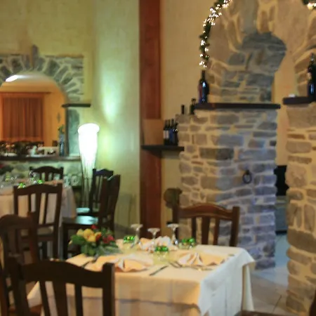 호텔 Nido Delle Rondini Ristorante Pizzeria 3*