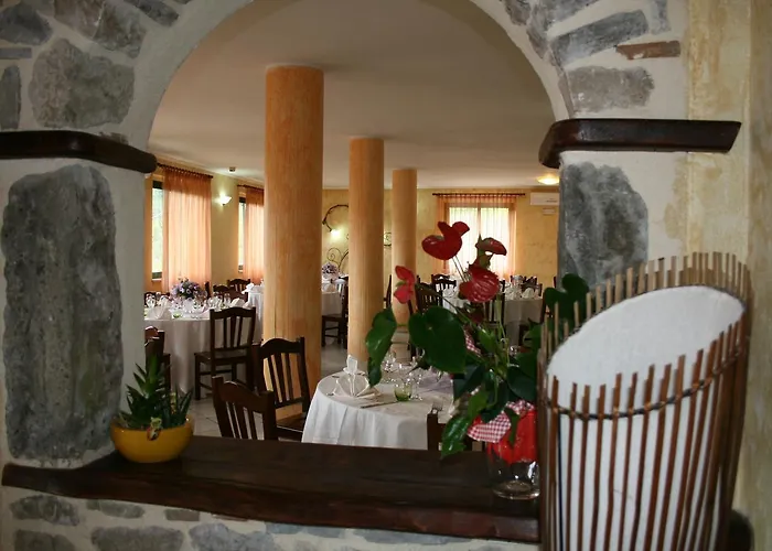 Nido Delle Rondini Ristorante Pizzeria 3* Fallo