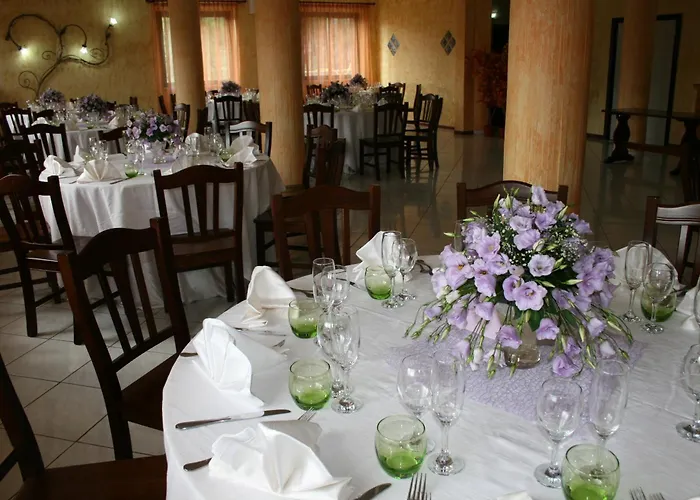 Nido Delle Rondini Ristorante Pizzeria فندق 3*