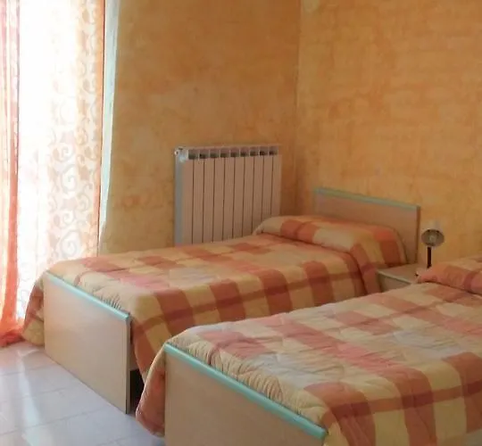 Nido Delle Rondini Ristorante Pizzeria فندق 3*