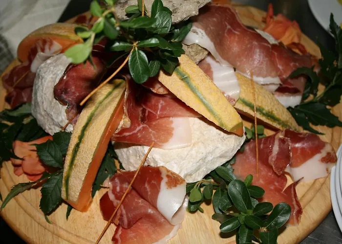 Nido Delle Rondini Ristorante Pizzeria فندق