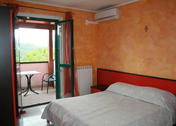 Nido Delle Rondini Ristorante Pizzeria 3* Fallo