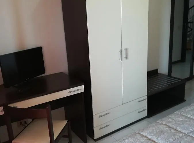 Nido Delle Rondini Ristorante Pizzeria فندق