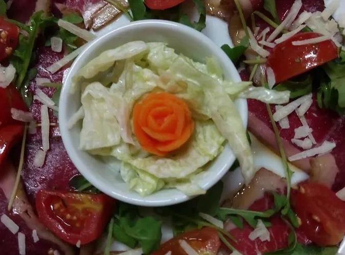 Nido Delle Rondini Ristorante Pizzeria فندق 3*